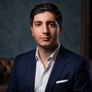 آریا مشایخی