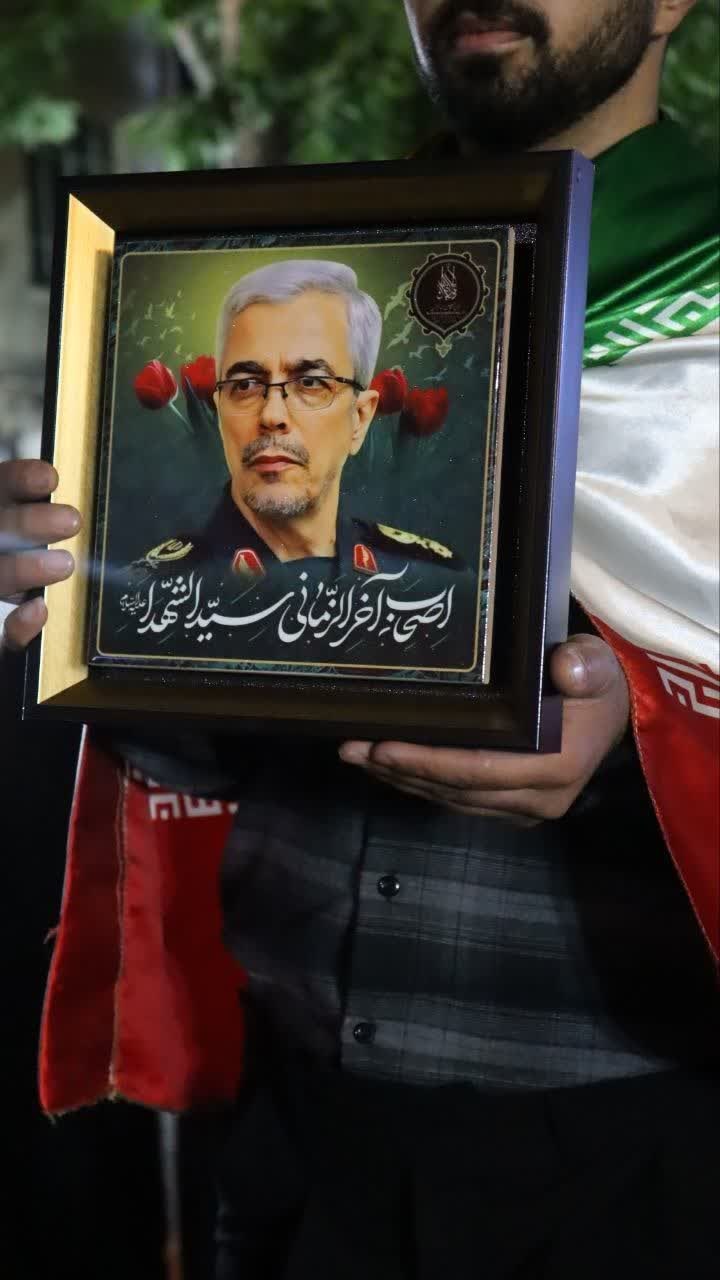 پرچم به دوش - ۱۰