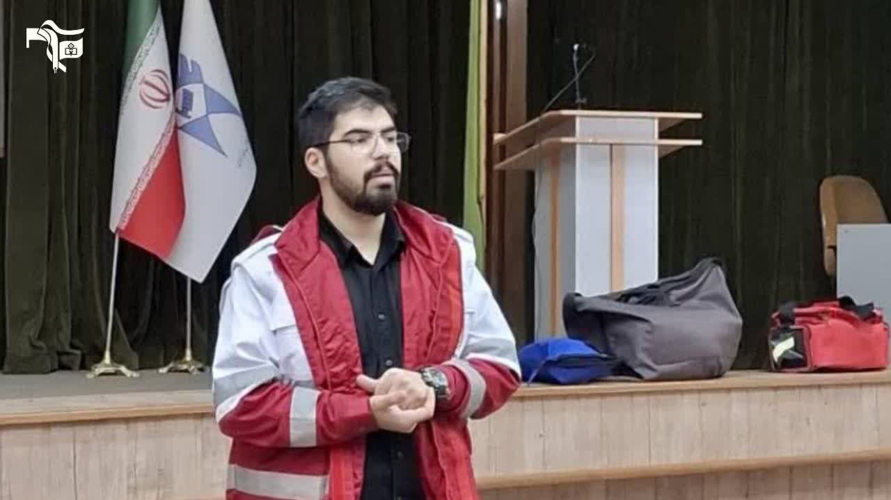 اولین جلسه از دوره آمادگی عمومی امداد و طب رزم با حضور دانشگاهیان دانشگاه های زنجان برگزار شد. - ۱