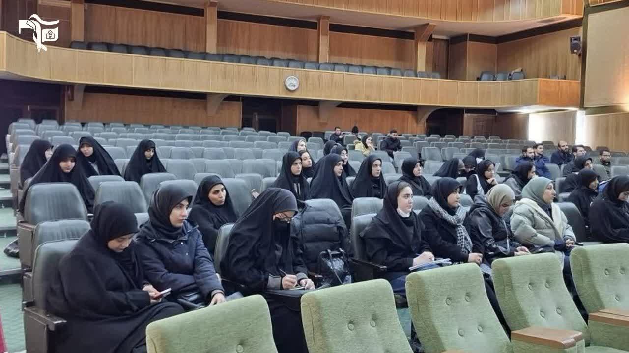 اولین جلسه از دوره آمادگی عمومی امداد و طب رزم با حضور دانشگاهیان دانشگاه های زنجان برگزار شد. - ۴
