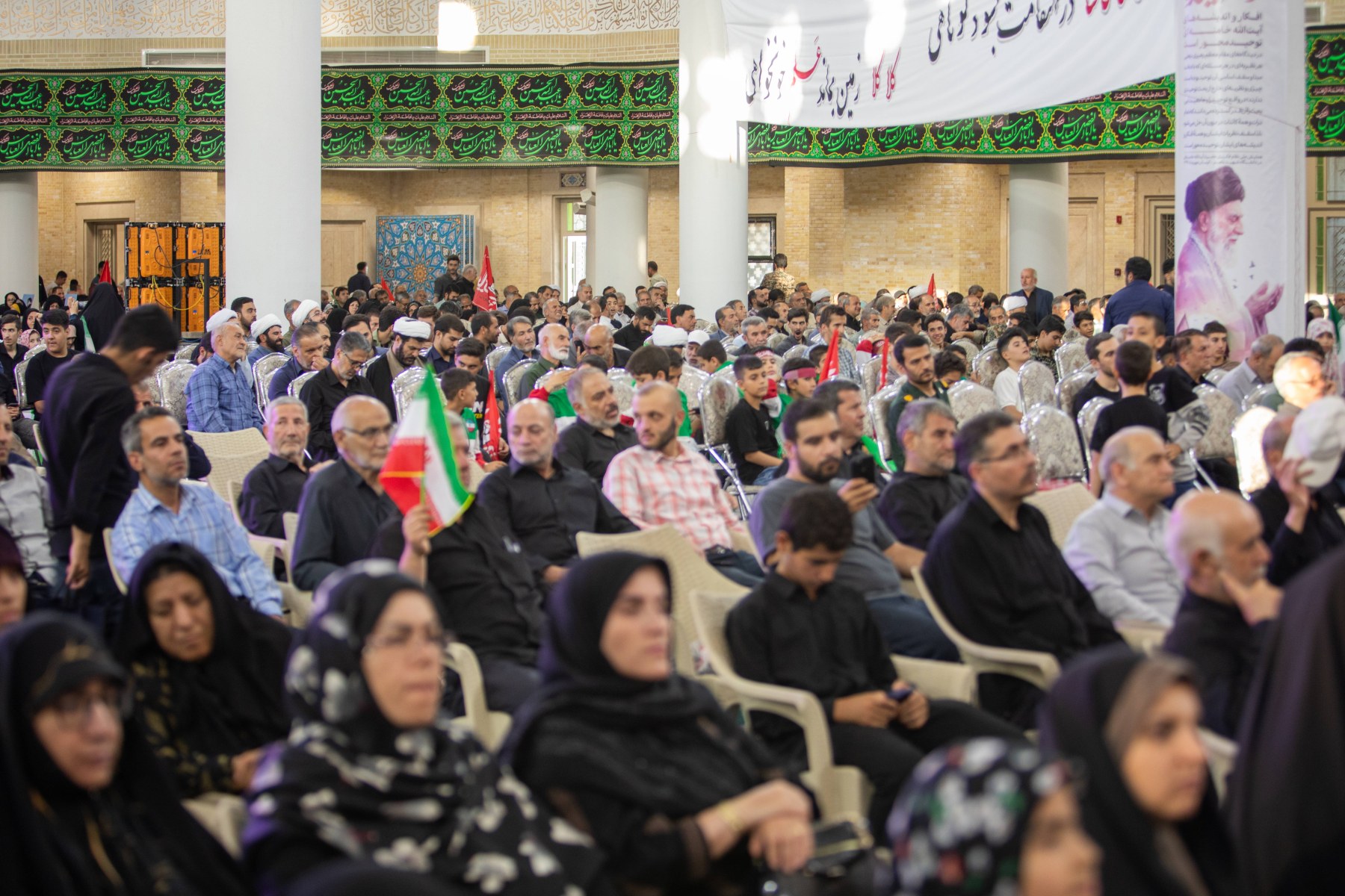 گزارش تصویری مراسم چهلم تدفین امام شهید - ۱۶