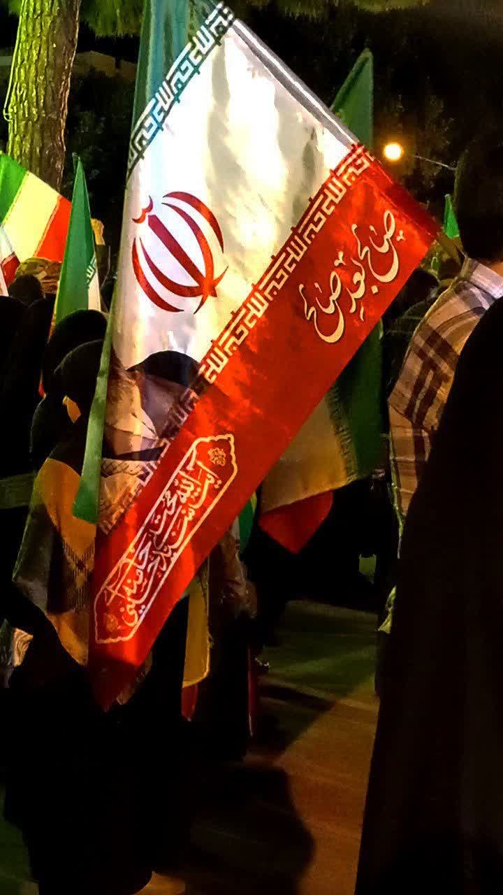 گوشه هایی از تجمع شبانه مردم کرمانشاه - ۱