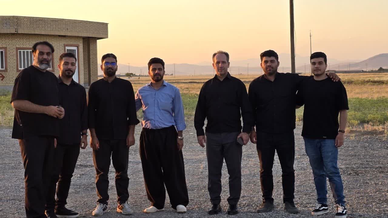 جلسه هم‌اندیشی موکب شهدای دانشجومعلم دانشگاه فرهنگیان کرمانشاه جمعی از دانشجویان برگزار شد.  🔹در پایان با بازدید میدانی محل موکب شهدای دانشجو معلم - ۱