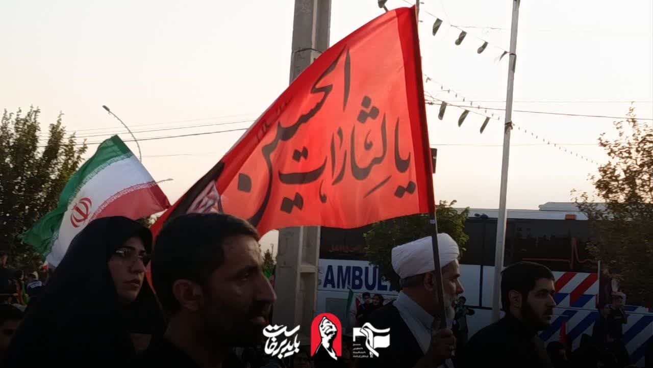 حضور دانشجویان و اساتید در مراسم تشییع قائد شهید امت. - ۱۳