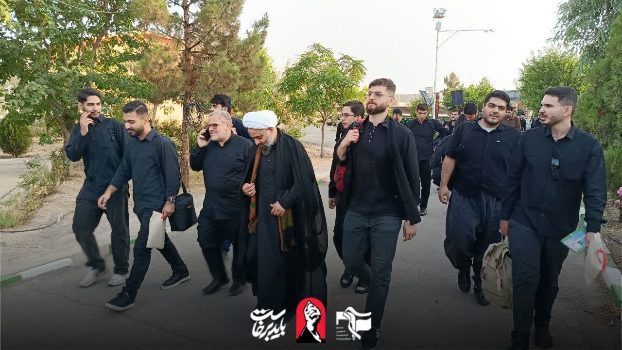 حضور دانشجویان و اساتید در مراسم تشییع قائد شهید امت. - ۳