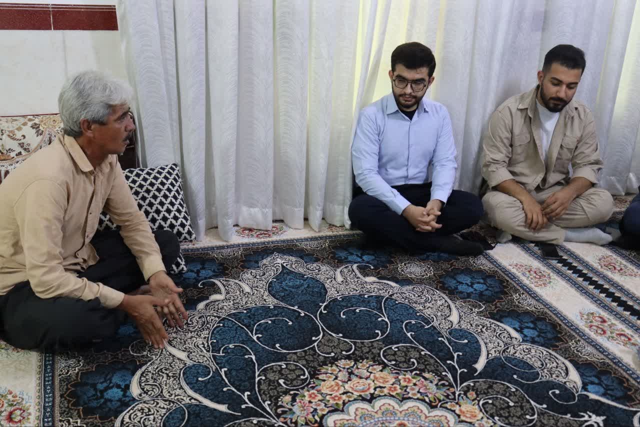 شهدا سنگ نشانند که ره گم نشود... - ۱