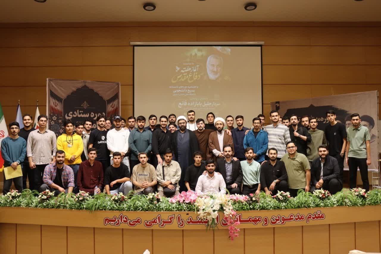 عکس یادگاری با فراگیران دوره های تابستان - ۱