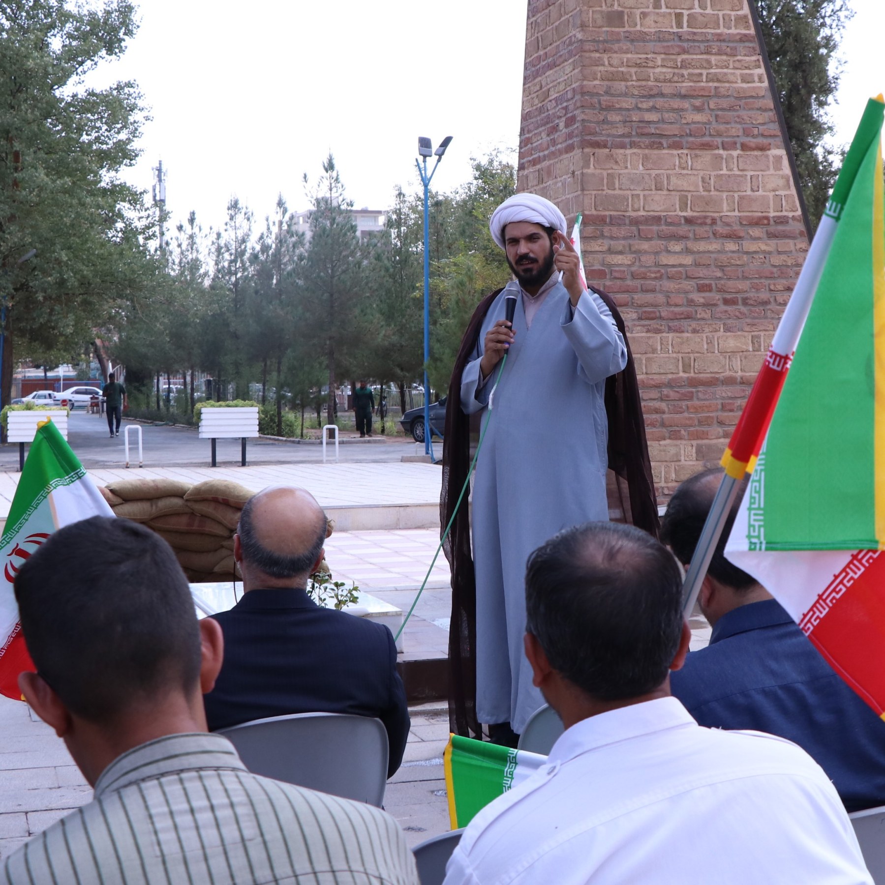 اهتزار پرچم در دانشکده فنی شهید باهنر کرمان - ۲
