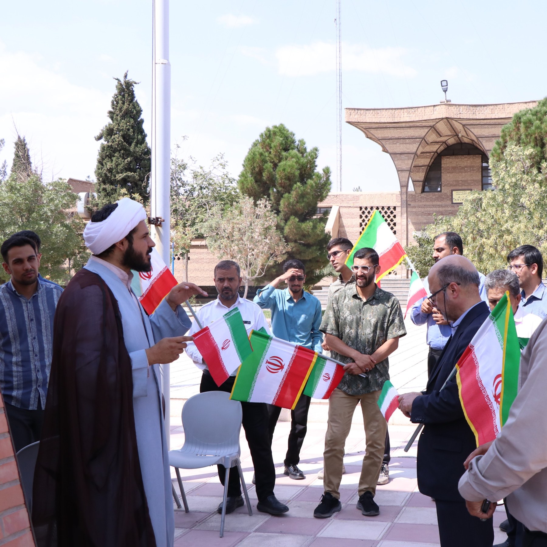اهتزار پرچم در دانشکده فنی شهید باهنر کرمان - ۴