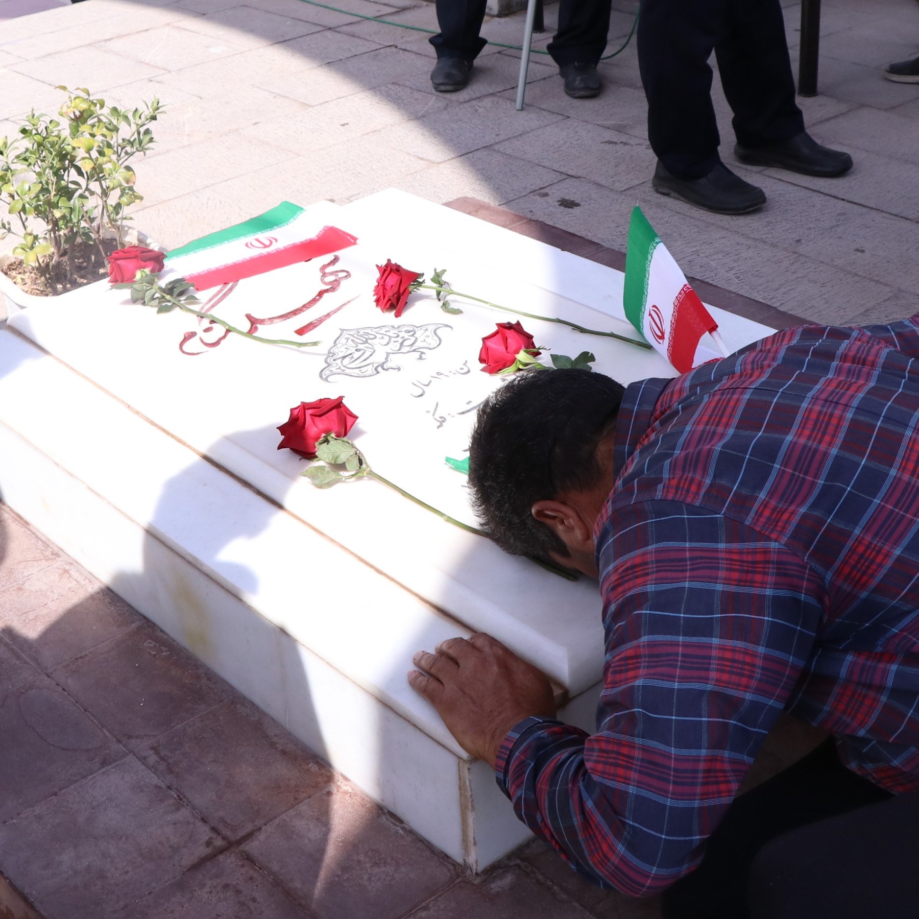 اهتزار پرچم در دانشکده فنی شهید باهنر کرمان - ۷