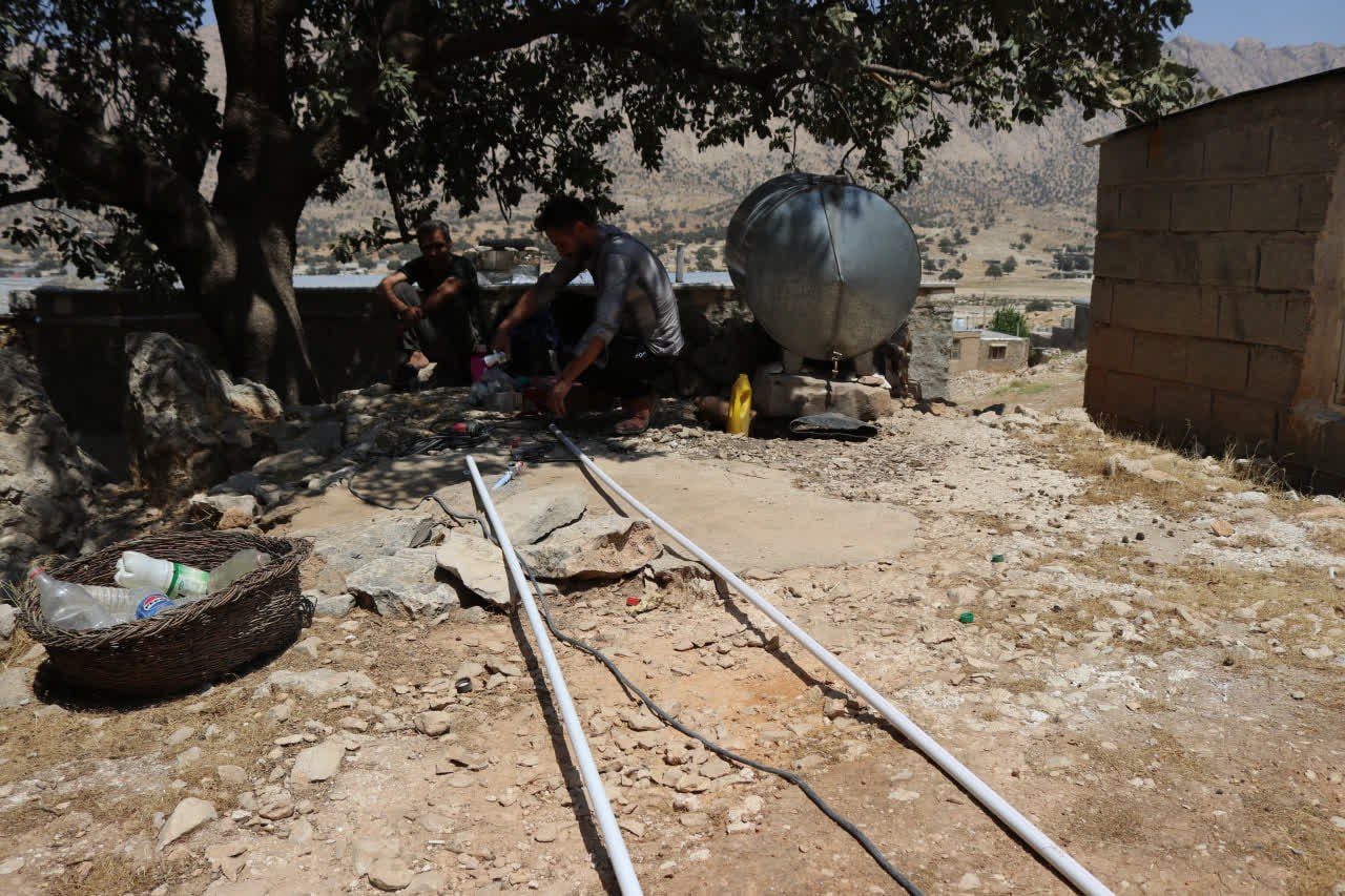لوله کشی خانه محرومان روستا دیکانک - ۲
