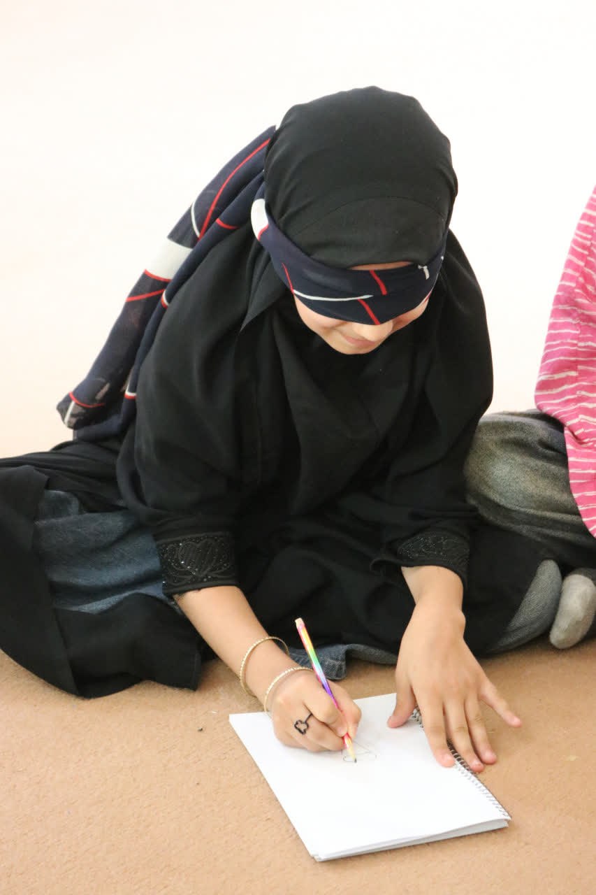 برگزاری کلاس  نقاشی در اردوی جهادی - ۱