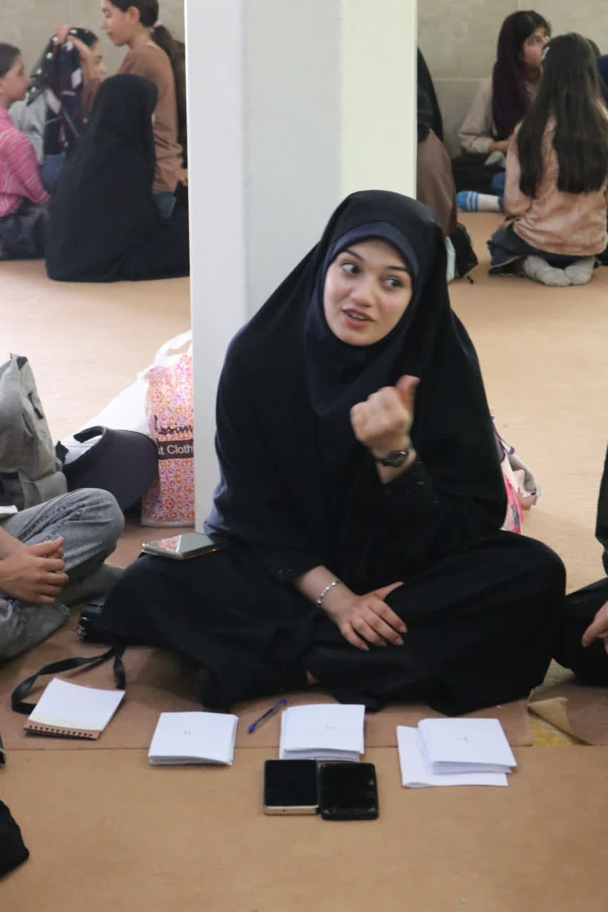 برگزاری کلاس  نقاشی در اردوی جهادی - ۲