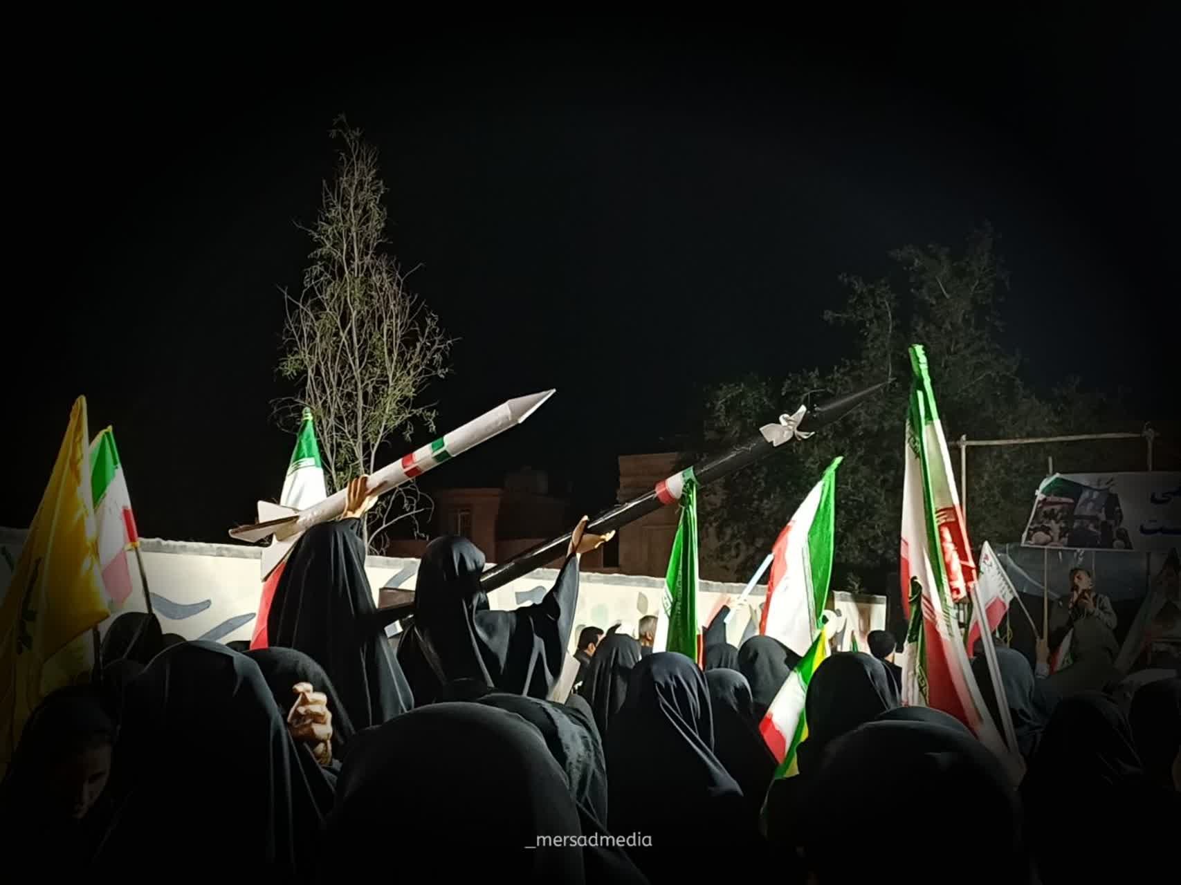 قاب‌هایی از تجمعات شبانه - ۴