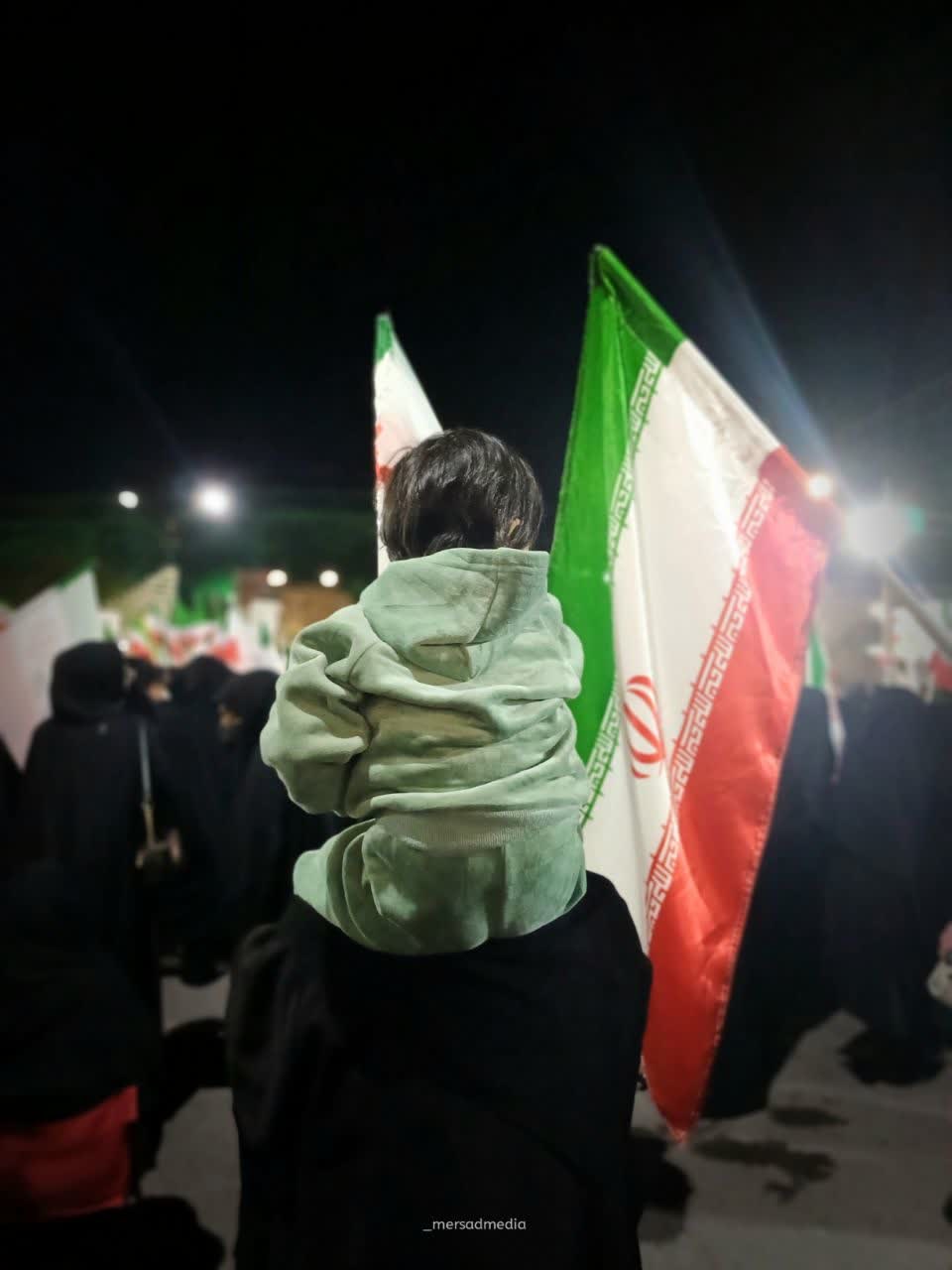 قاب‌هایی از تجمعات شبانه - ۳