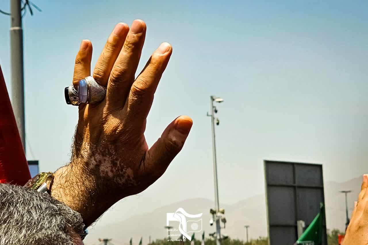 ﷽  📸 #گزارش_تصویری  📍 تشییع میلیونی پیکر مطهر شهید مجاهد امام آیت الله شهید سید علی حسینی خامنه ای   🗓 دوشنبه ۱۵ تیر ماه   #امام_شهید #امام_سیدمجتبی_خامنه_ای - ۶