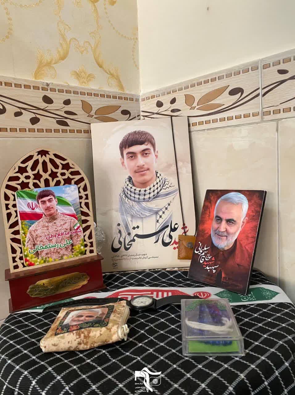 دیدار اعضای بسیج دانشجویی دانشگاه پیام‌نور زنجان با خانواده شهید علی رستمخانی - ۲
