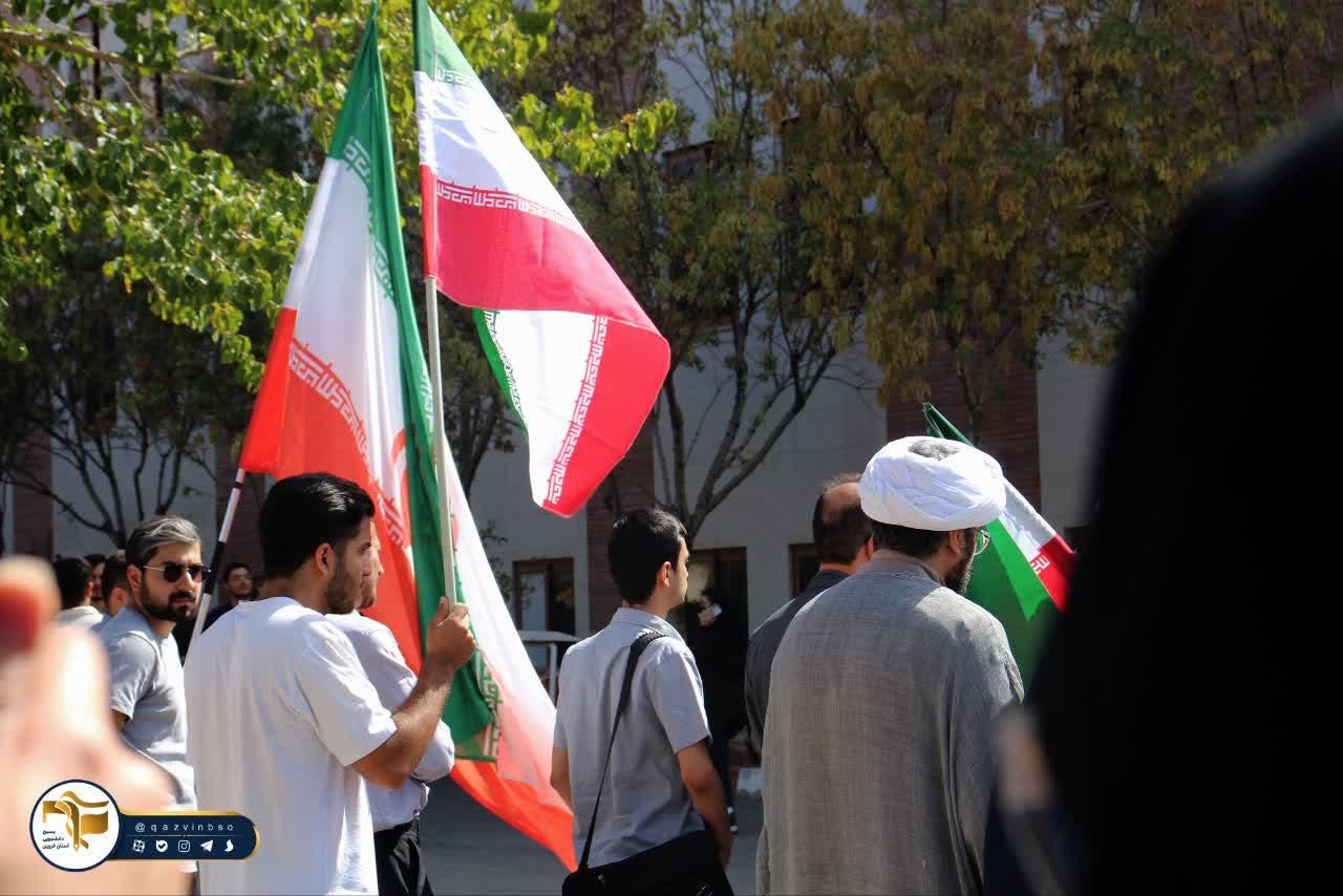 تجمع دانشگاهیان استان قزوین در میدان قلم دانشگاه آزاد اسلامی واحد قزوین - ۴
