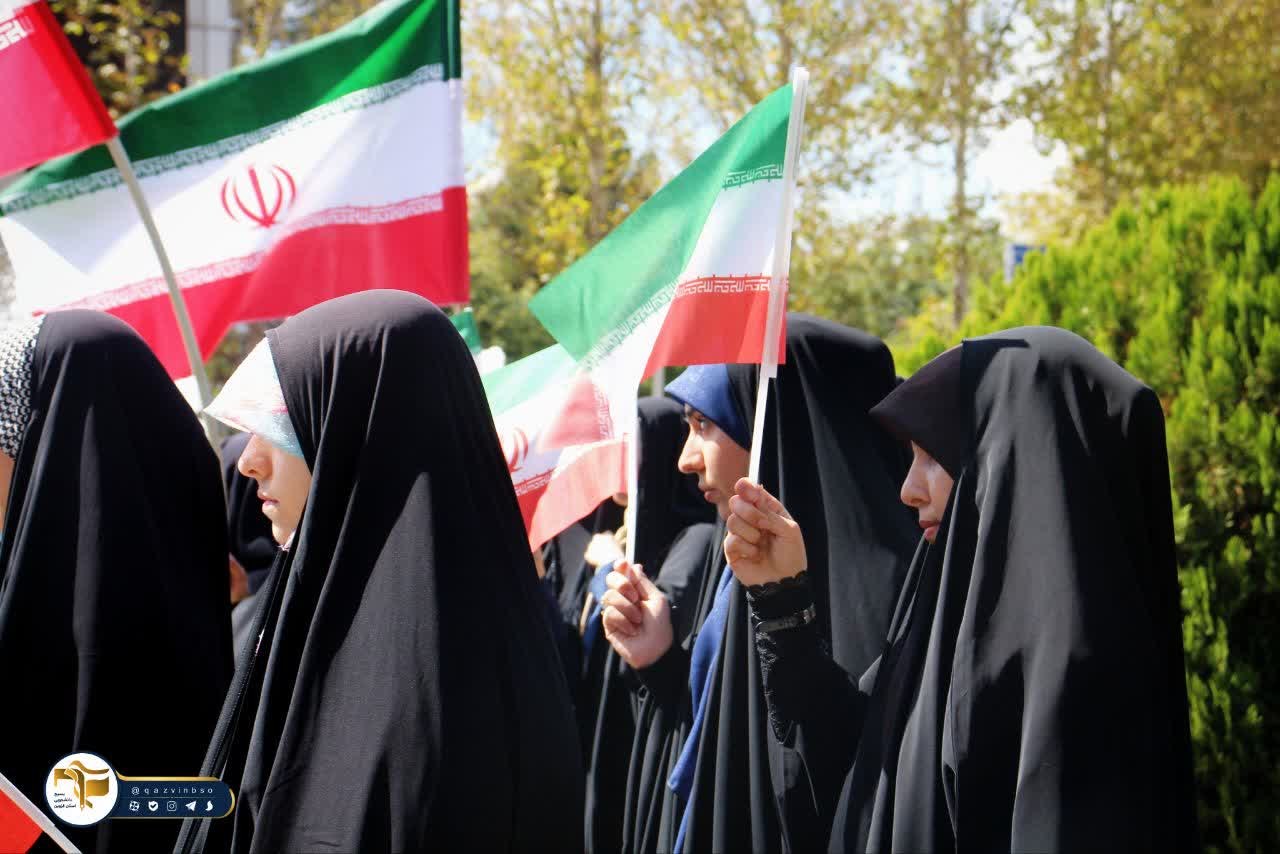 تجمع دانشگاهیان استان قزوین در میدان قلم دانشگاه آزاد اسلامی واحد قزوین - ۵