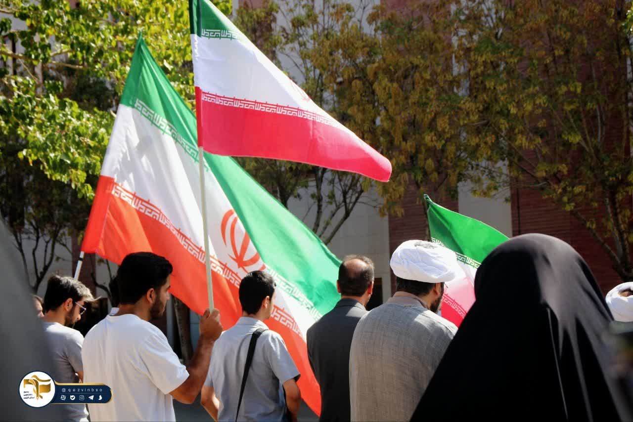 تجمع دانشگاهیان استان قزوین در میدان قلم دانشگاه آزاد اسلامی واحد قزوین - ۲