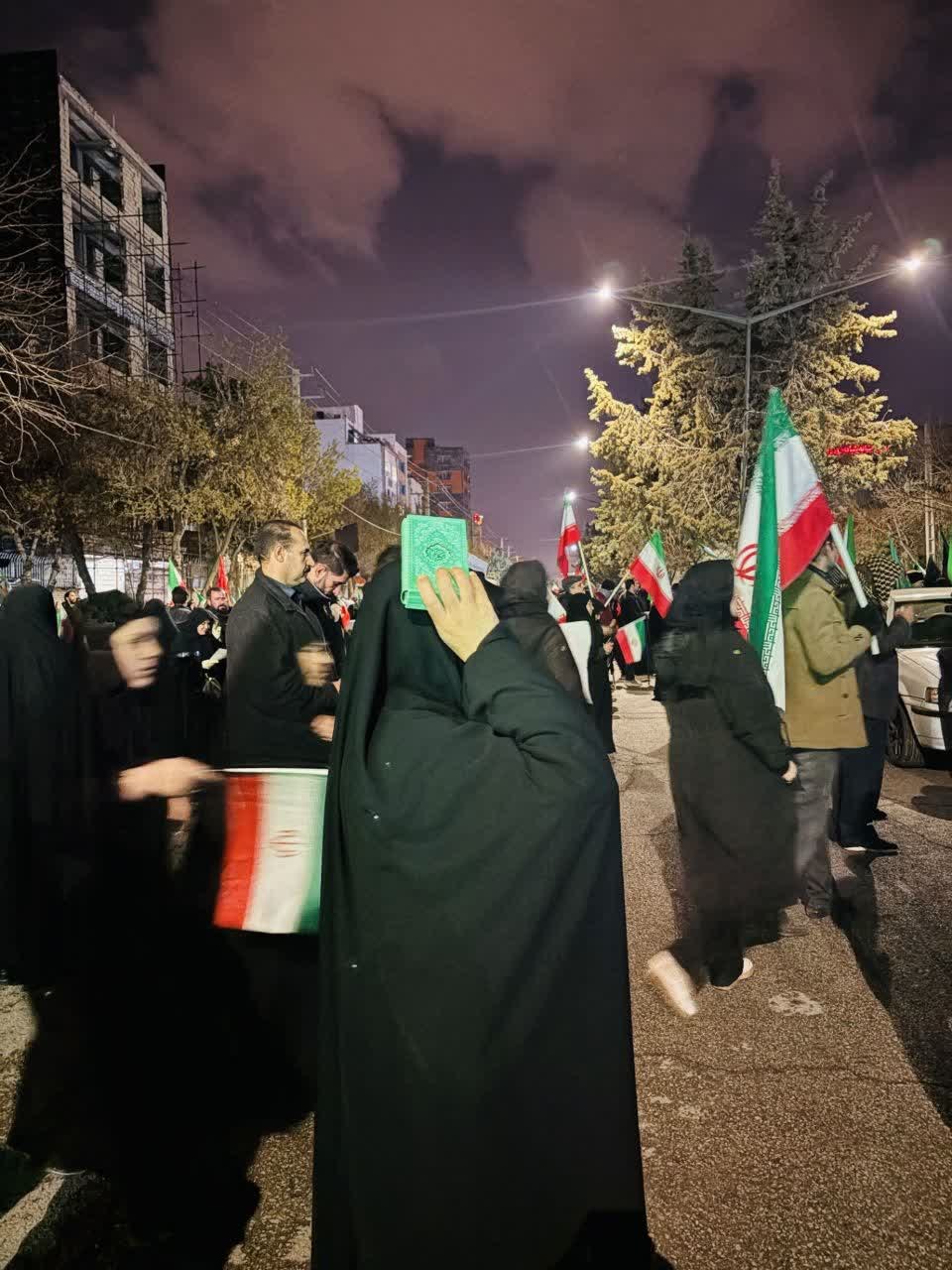 اجتماع مردم کرمانشاه در شب های دفاع مقدس - ۲
