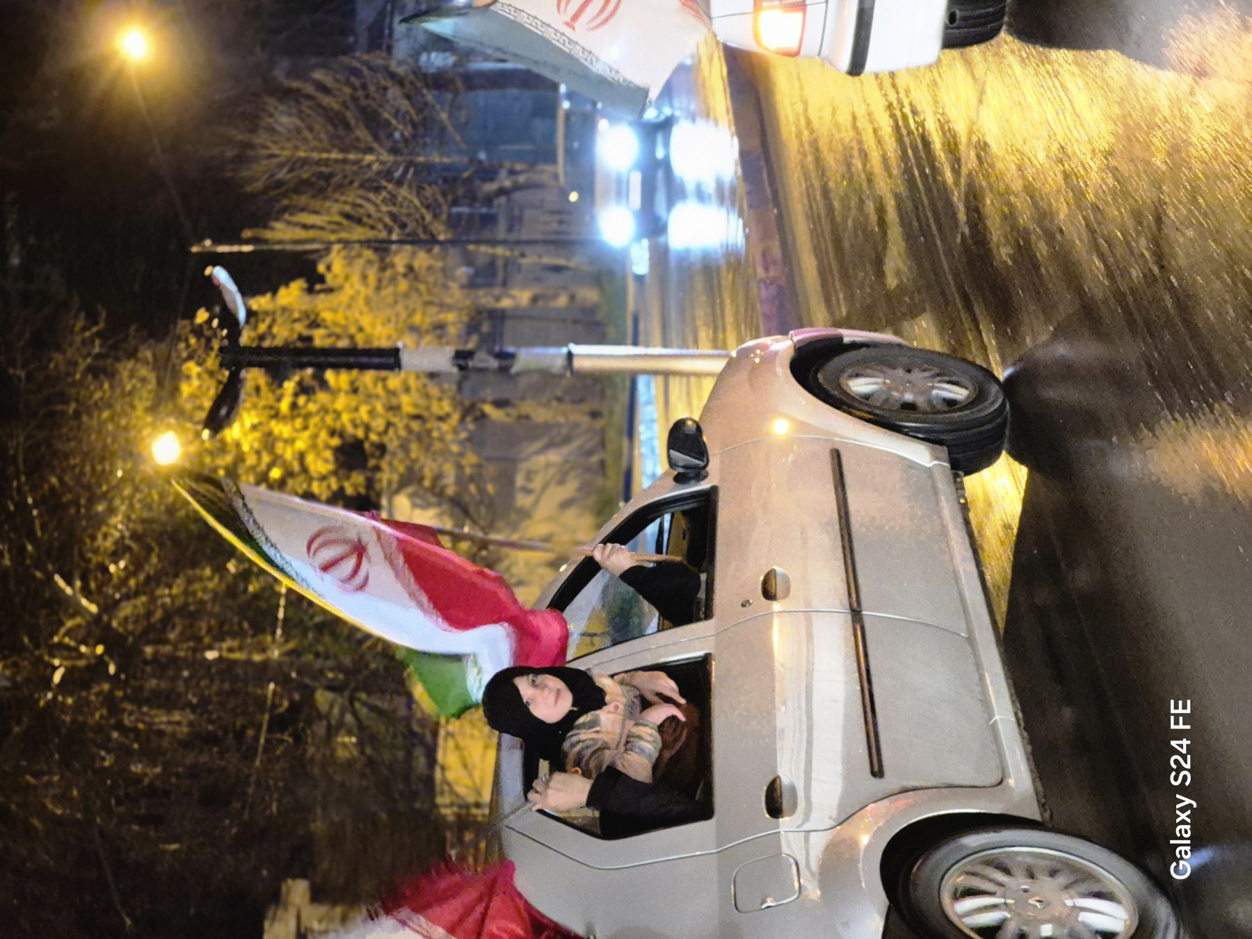بیرق ایران موجود است - ۶
