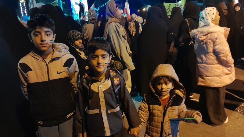 کودکان پای کار انقلاب اسلامی