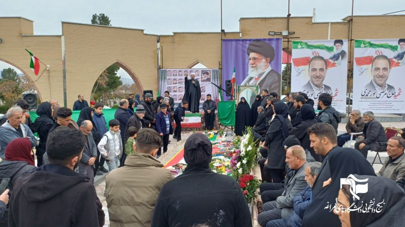 برگزاری مراسم پنجشنبه آخر سال در مزار شهدای جنگ رمضان