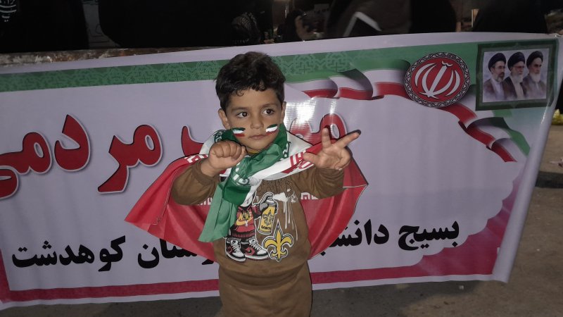 کودکان پای کار انقلاب اسلامی