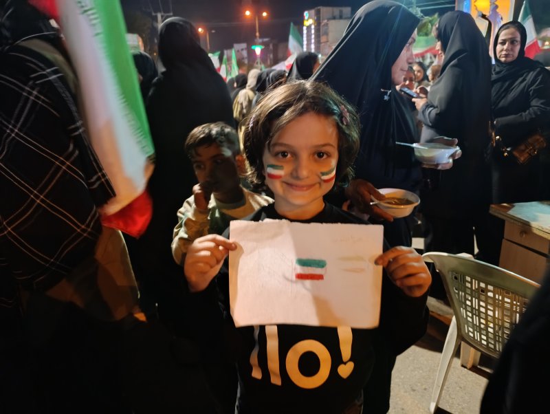 نقاشی پرچم ایران روی صورت