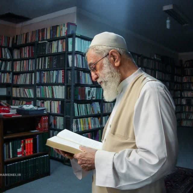 مکتب امام خامنه ای