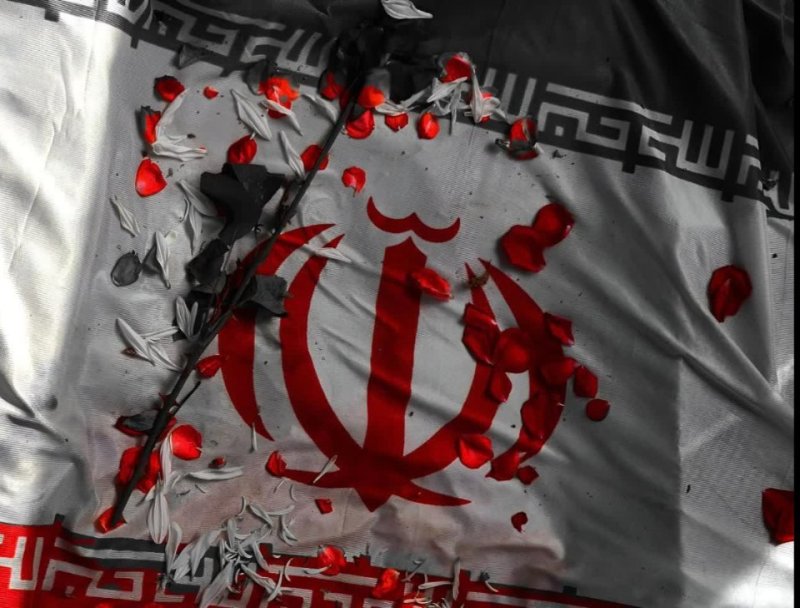 ای پرچمت ما را کفن