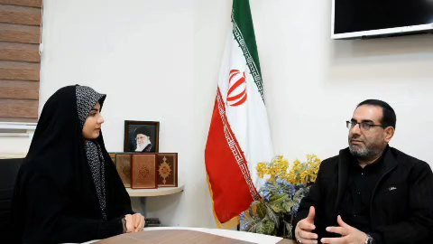 مصاحبه دانشجویی به همراه دکتر محمدهادی صحرایی کارشناس مسائل سیاسی