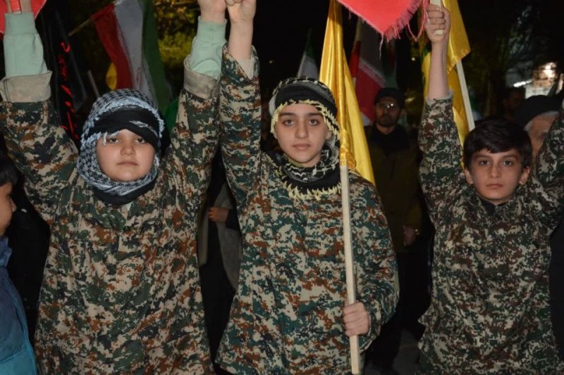 قاب هایی از تجمعات شبانه نحن منتقمون🇮🇷