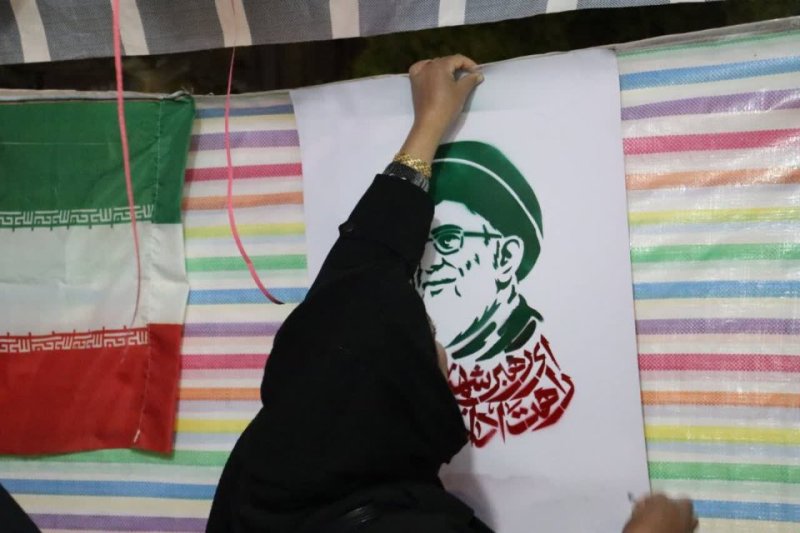 قاب هایی از تجمعات شبانه نحن منتقمون🇮🇷