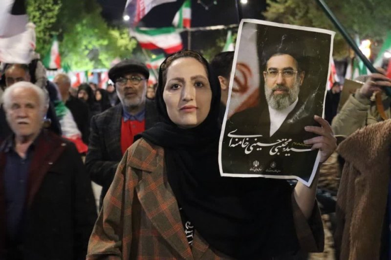 قاب هایی از تجمعات شبانه نحن منتقمون🇮🇷