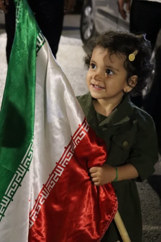 قاب هایی از حضور کودکان و نوجوانان در تجمعات شبانه نحن منتقمون کرمانشاه 🇮🇷