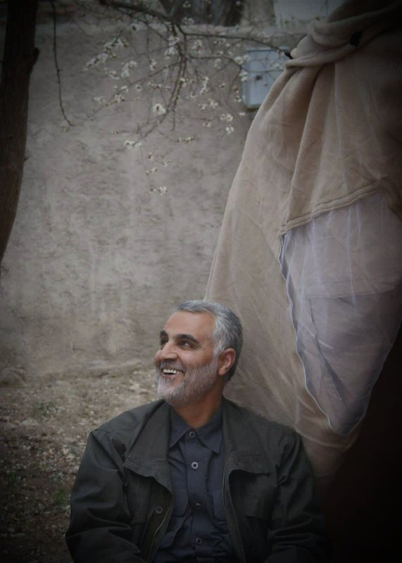 قربون خندهات حاجی 😔💔