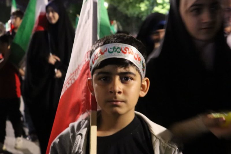 قاب هایی از مردم مبعوث شده کرمانشاه در تجمعات شبانه
