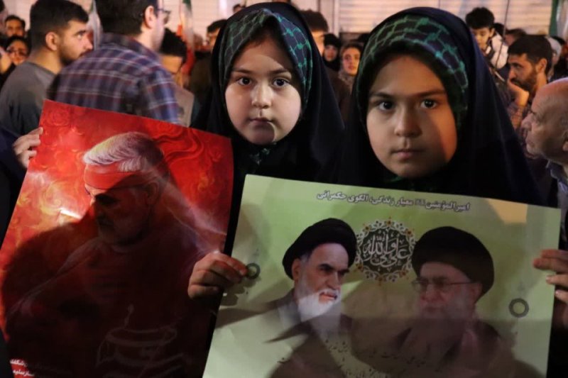 قاب هایی از مردم مبعوث شده کرمانشاه در تجمعات شبانه