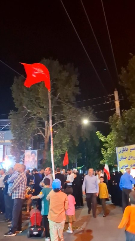 رزم پلاکارد ها در شب نود و سوم تجمعات مردمی...