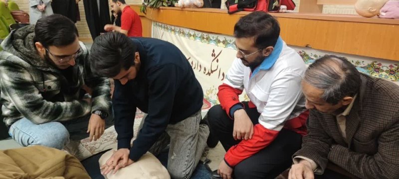 📸#گزارش_تصویری | سومین جلسه از دوره آمادگی عمومی امداد و طب رزم با حضور دانشگاهیان دانشگاه های زنجان برگزار شد.