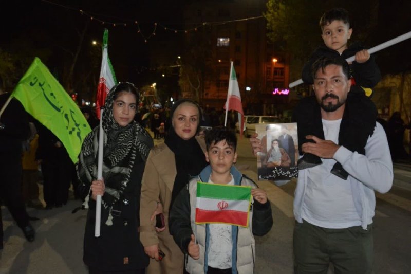 قاب هایی از تجمعات شبانه
