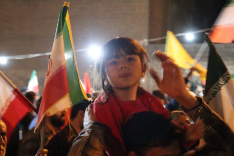 یکم شیطنت در تجمع ببینیم😂🇮🇷