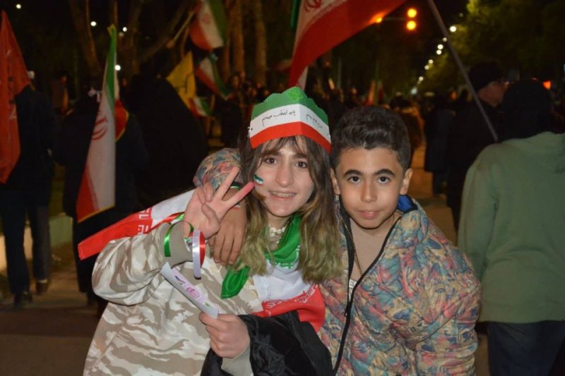 کودکان پای کار انقلاب