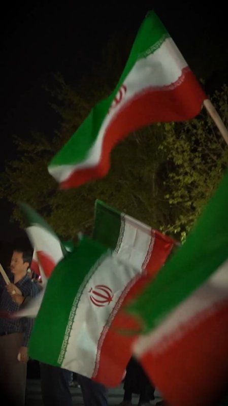 همچنان در خیابان...
