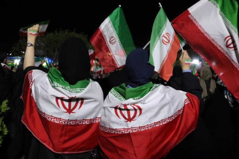 ایران سر بلند