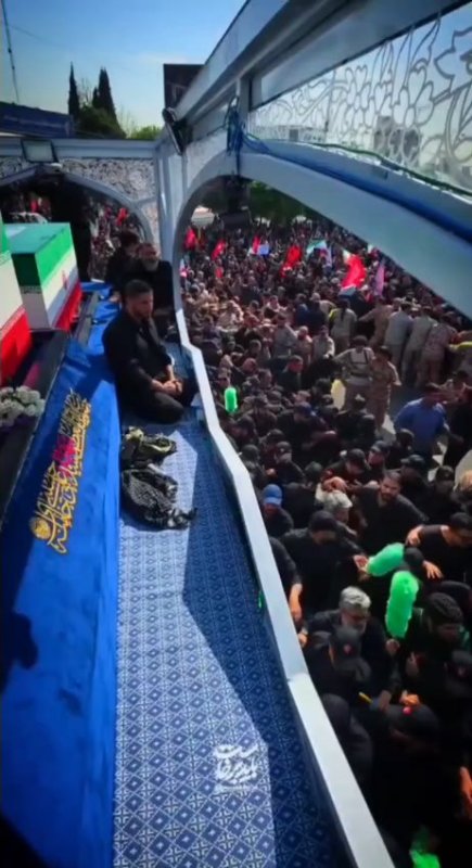 🔸️نمایی خاص از داخل خودروی حمل پیکرهای مطهر