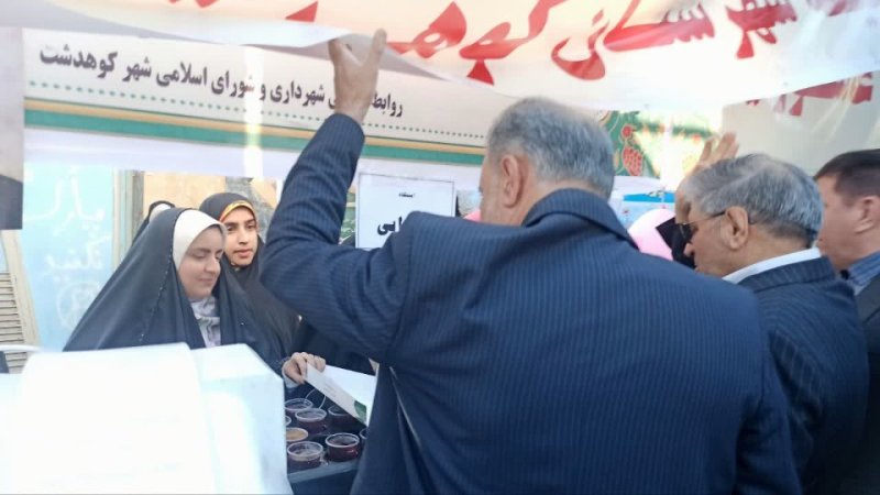 بازدید نماینده از موکب دانشجویی