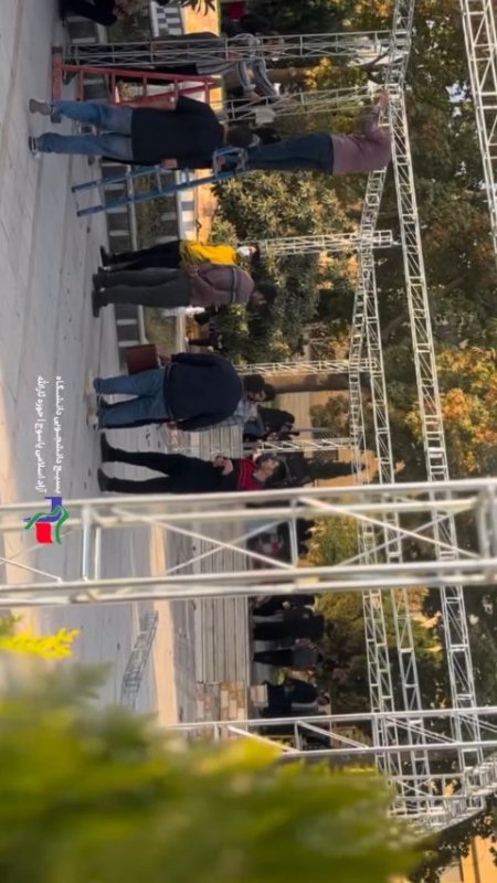 در روز میساختیم، اماده میکردیم… و شب، رد قدم های کسی نشانمان میداد که این راه ارزش همه تلاش هارا دارد.  📍یادواره شهدا دانشگاه آزاد یاسوج( آبان ۱۴۰۴ )
